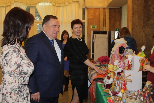 В Саратове подумывают о стелах «Мужчины любят женщин»