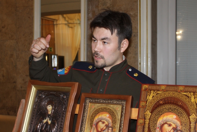 В Саратове подумывают о стелах «Мужчины любят женщин»