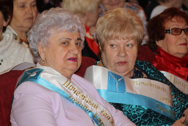 В Саратове подумывают о стелах «Мужчины любят женщин»