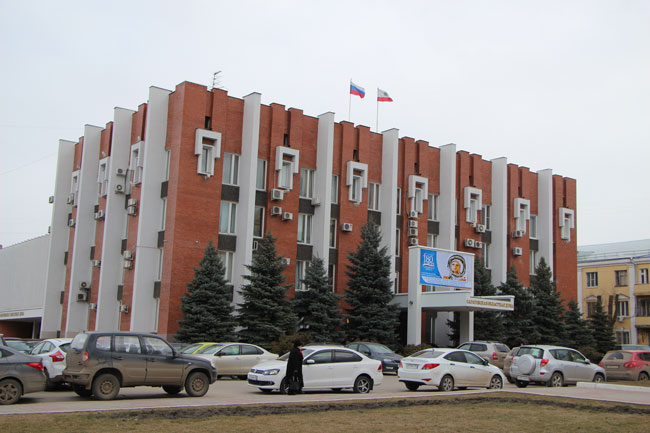 В Саратове появились плакаты о «первой космической гавани» Земли