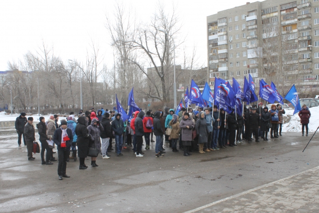 На митинге потребовали снести ларьки у ФОКа «Южный»