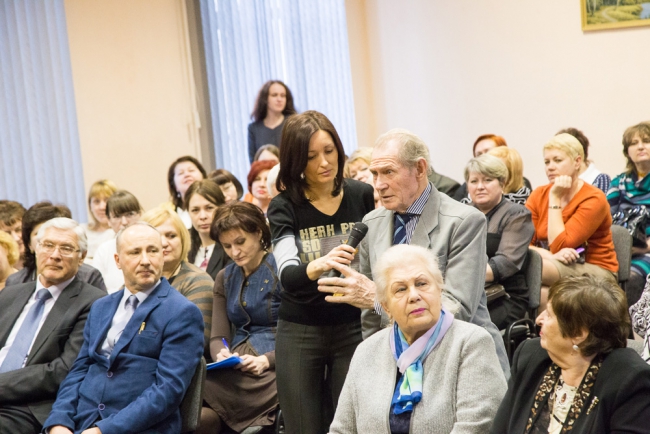 Грищенко предложил бизнесменам перенести ларьки от спортивных объектов