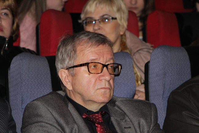 Докфильм показал кадры визита Ворошилова на Саратовский авиационный завод