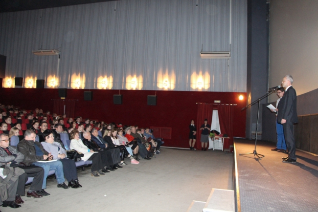 Докфильм показал кадры визита Ворошилова на Саратовский авиационный завод