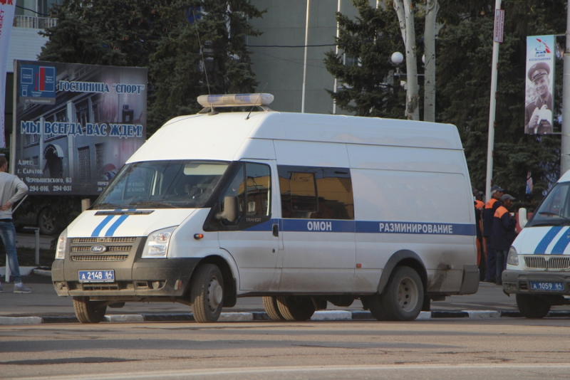 Визит Медведева. Кинологи обследуют ЛД «Кристалл»