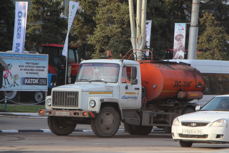 Визит Медведева. Кинологи обследуют ЛД «Кристалл»