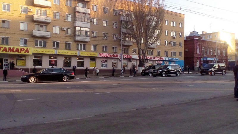 Дмитрий Медведев покидает Саратов