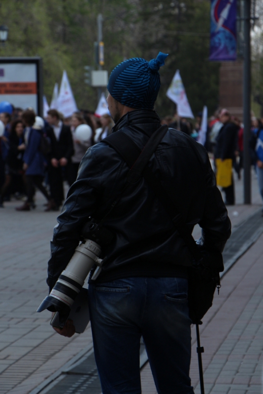 По проспекту Кирова прошла цирковая кавалькада