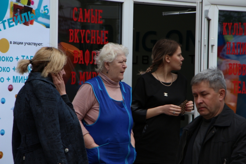 По проспекту Кирова прошла цирковая кавалькада