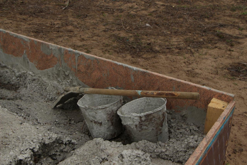 На зеленой зоне Набережной началась подготовка к строительству