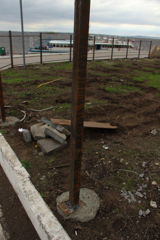 На зеленой зоне Набережной началась подготовка к строительству