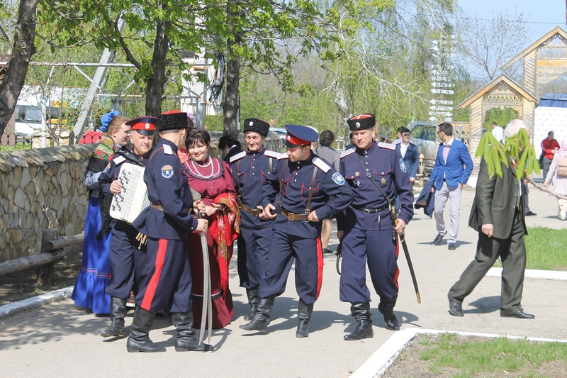 Сараев рассказывает о межнациональном мире в Саратове и хвалит кикбоксера Дациева