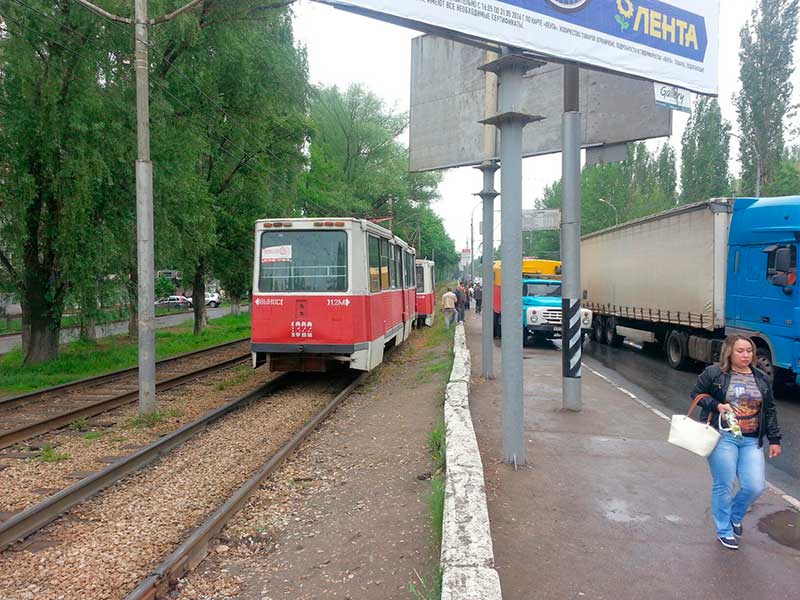 Движение трамваев №3 прекратилось из-за сошедшего с рельсов вагона