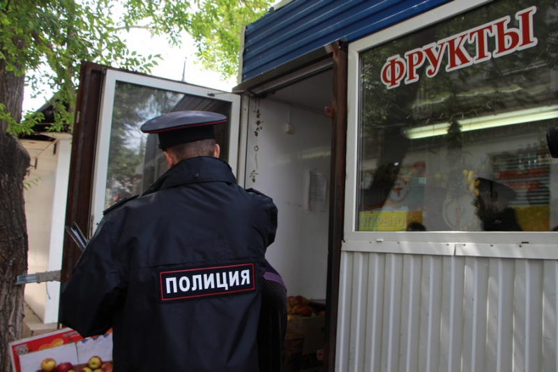 Рейд мэрии. У торговцев овощами изъяли весы и товар