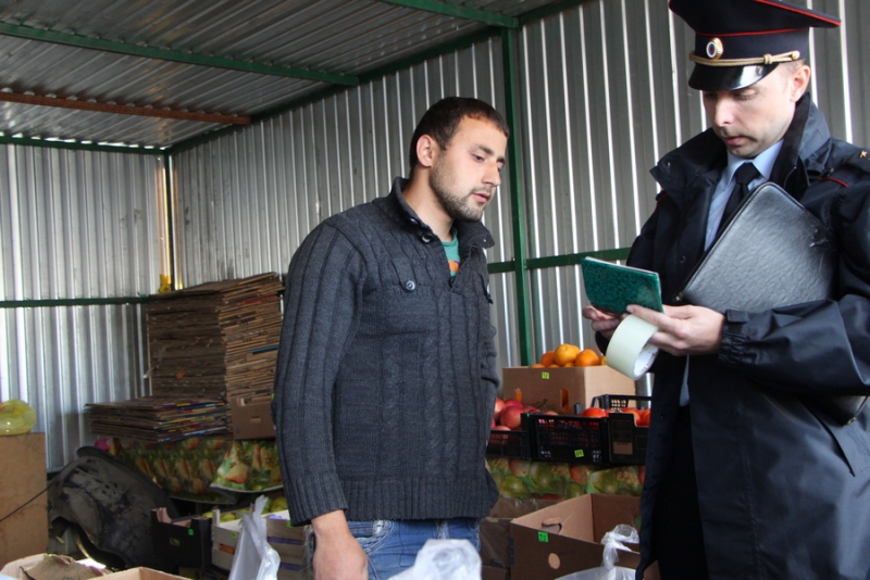 Рейд мэрии. У торговцев овощами изъяли весы и товар