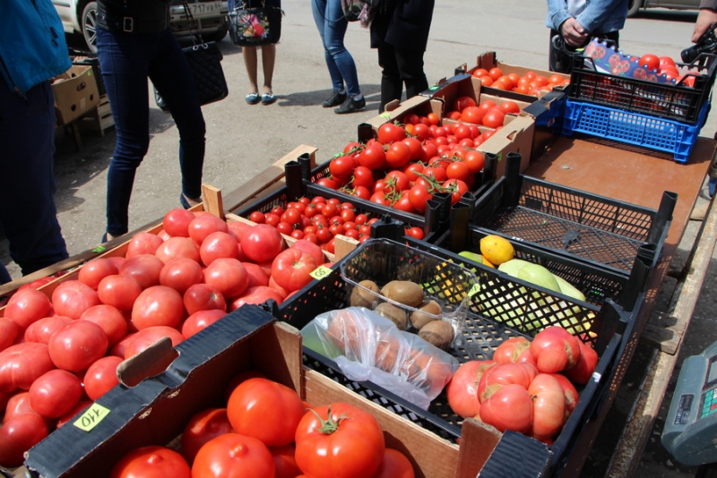 Рейд мэрии. У торговцев овощами изъяли весы и товар