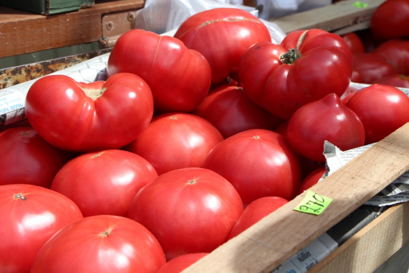 Рейд мэрии. У торговцев овощами изъяли весы и товар