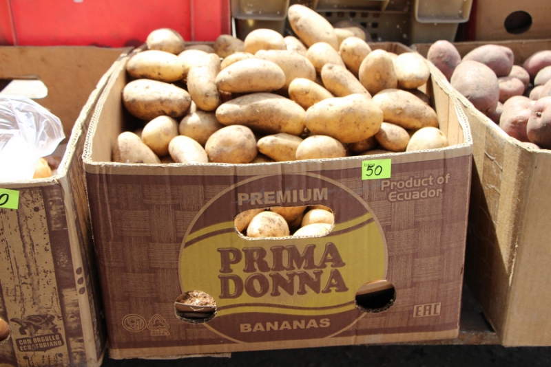 Рейд мэрии. У торговцев овощами изъяли весы и товар