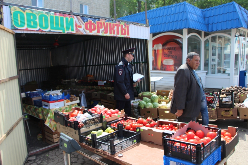 Рейд мэрии. У торговцев овощами изъяли весы и товар