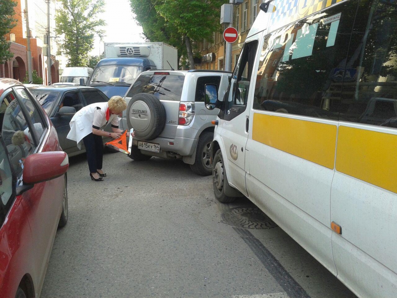 На Чернышевского заблокирован проезд из-за ДТП с маршруткой