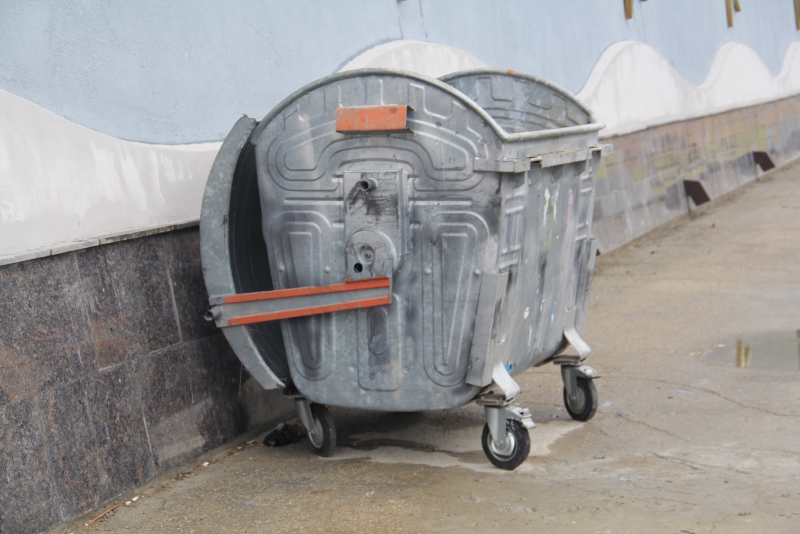 Завершен не очень старательный ремонт Набережной Космонавтов