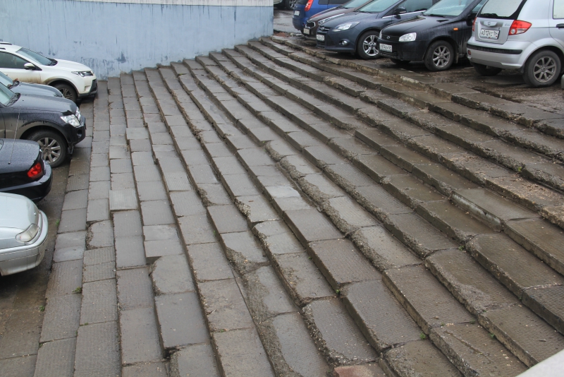 Завершен не очень старательный ремонт Набережной Космонавтов