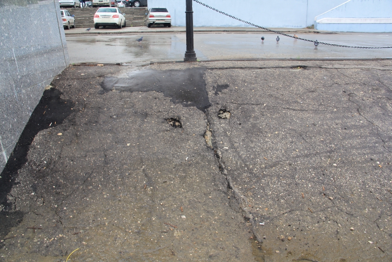 Завершен не очень старательный ремонт Набережной Космонавтов