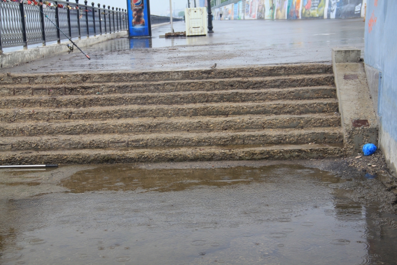 Завершен не очень старательный ремонт Набережной Космонавтов