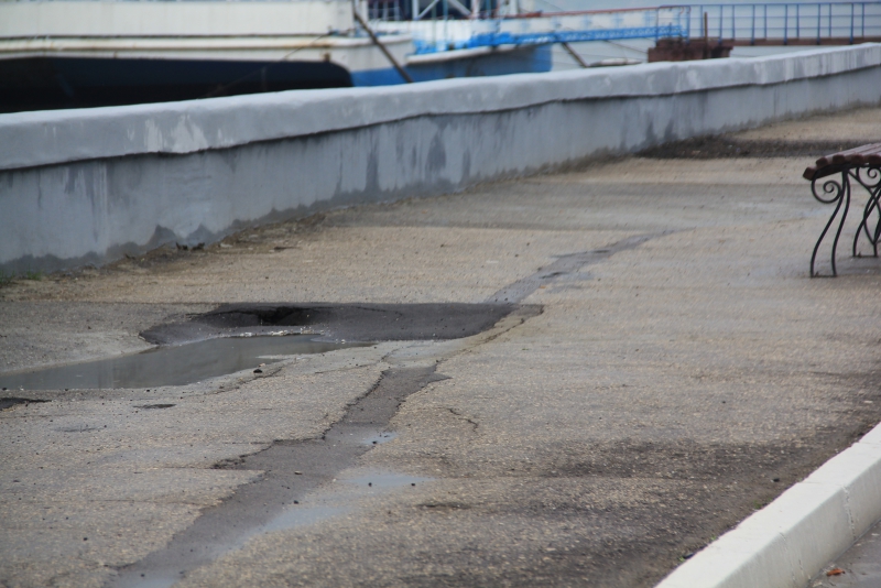 Завершен не очень старательный ремонт Набережной Космонавтов