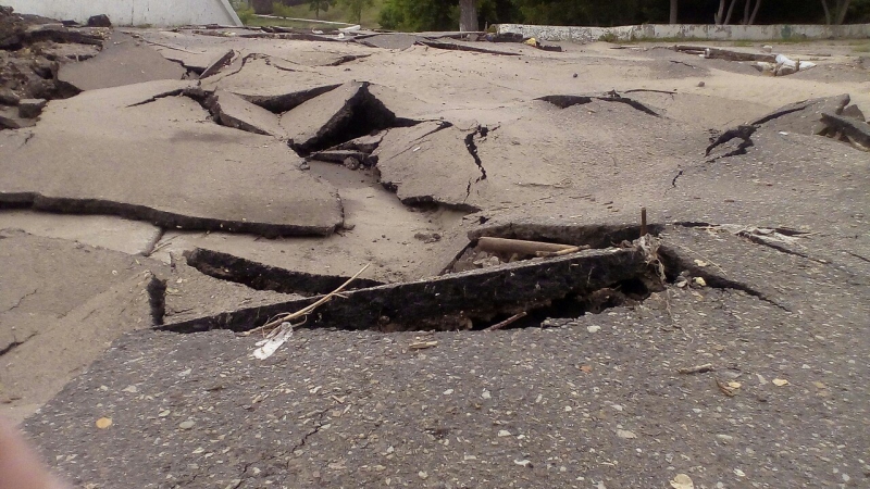 Набережная Космонавтов после ливня приобрела виды Апокалипсиса