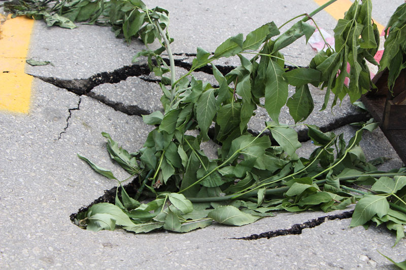 Велодорожка на Набережной Космонавтов начала проваливаться