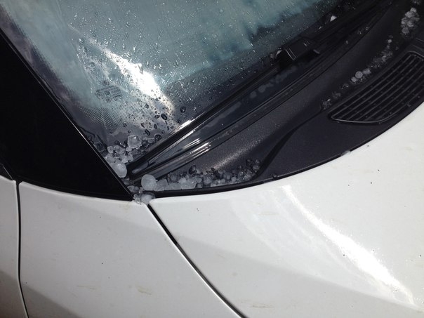 В Энгельсе выпал крупный град