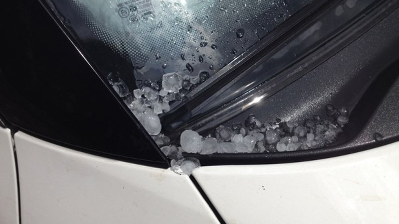 В Энгельсе выпал крупный град