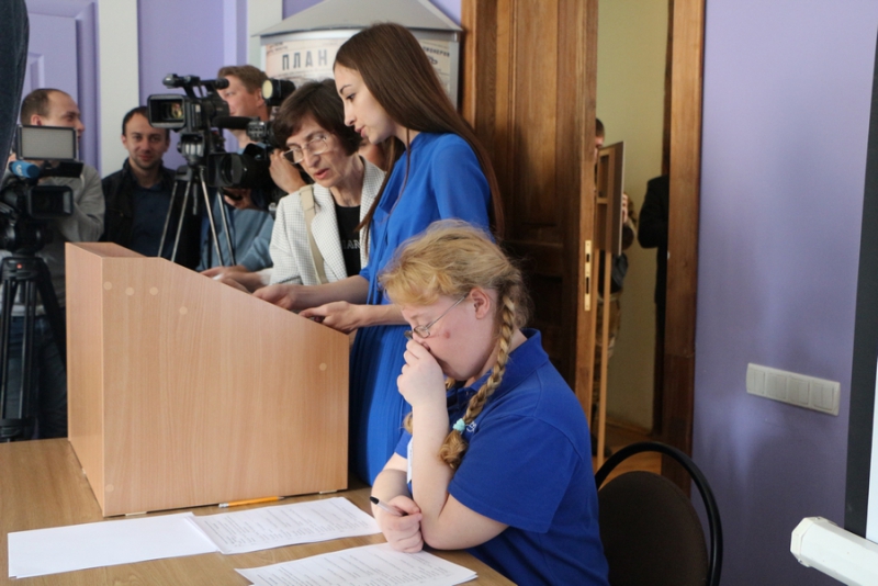 Сараев: Молодежи сложно удержаться от западных идеалов