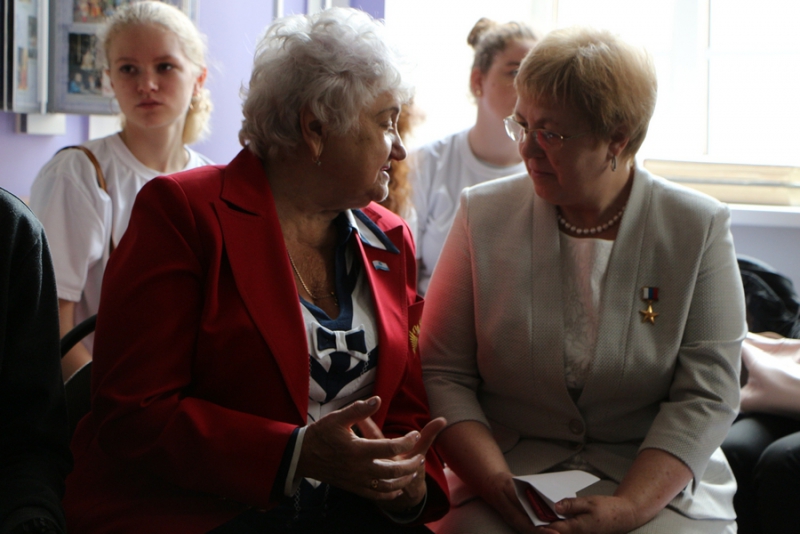 Сараев: Молодежи сложно удержаться от западных идеалов