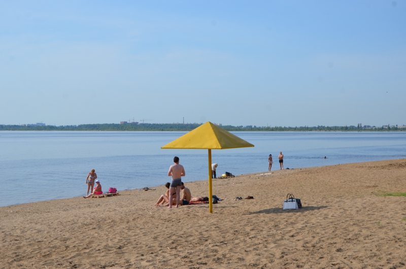 Пляжи замусорены бытовыми отходами и недоделана ногомойка