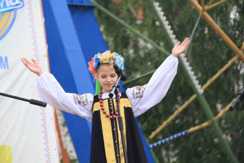 Под жарким солнцем Саратова прошла раздача окрошки