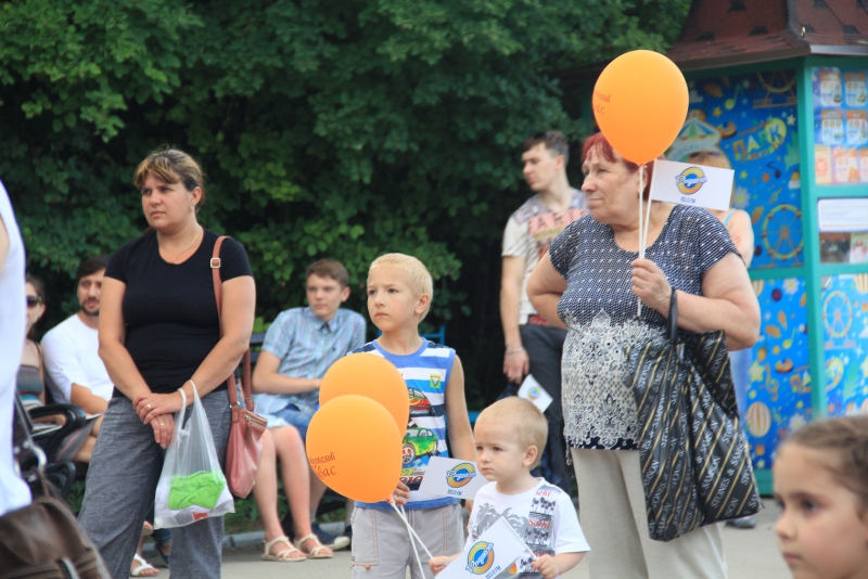 Под жарким солнцем Саратова прошла раздача окрошки