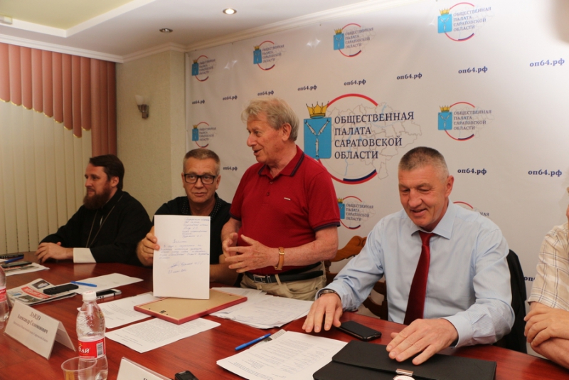 Ивана Кузьмина исключили из Общественной палаты под аплодисменты