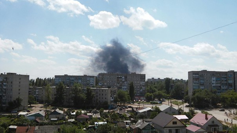 Жителей Комсомольского поселка напугали горящие покрышки