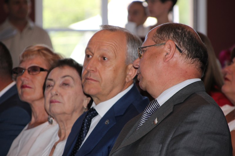 В Энгельсе открыли картинную галерею