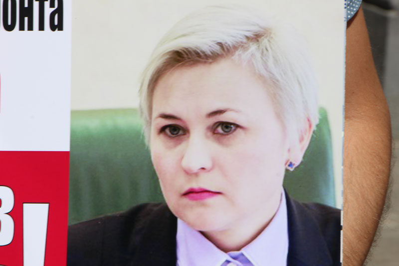 В Саратове потребовали отправить в отставку сенатора Бокову