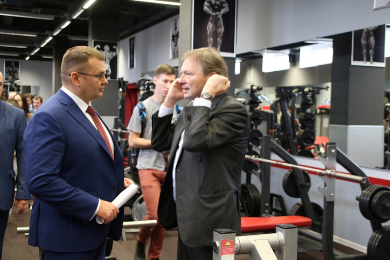 Визит российского бизнес-омбудсмена в Саратов обернулся политагитацией