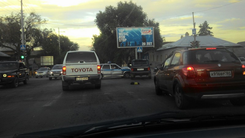 На Чапаева полицейский автомобиль столкнулся с «Нивой»
