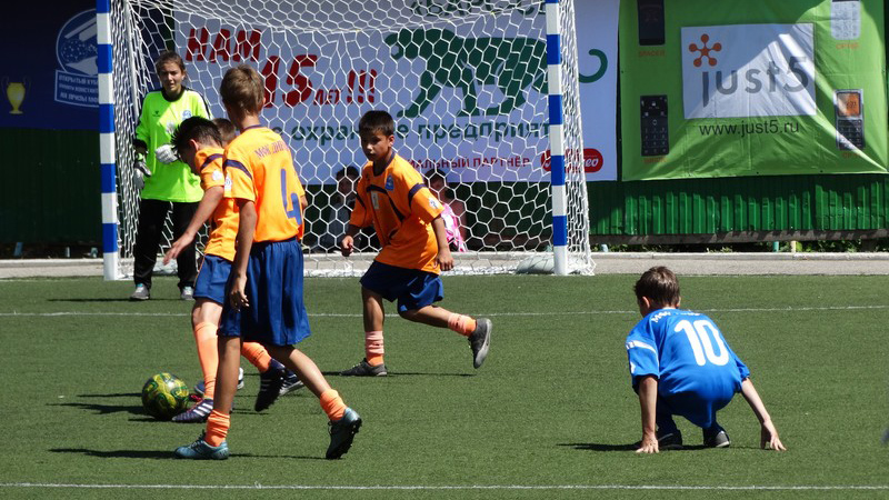 В Хвалынске прошел мини-футбольный Мемориал Константина Еременко