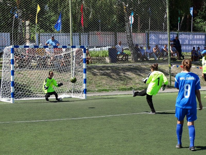 В Хвалынске прошел мини-футбольный Мемориал Константина Еременко