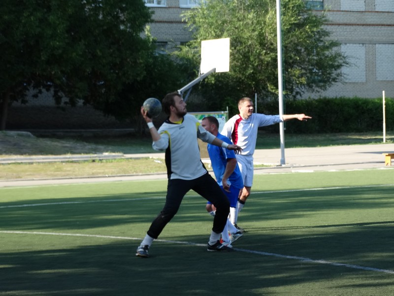 В Хвалынске прошел мини-футбольный Мемориал Константина Еременко