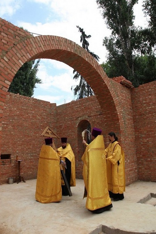 На Ильинской площади совершен чин основания нового храма