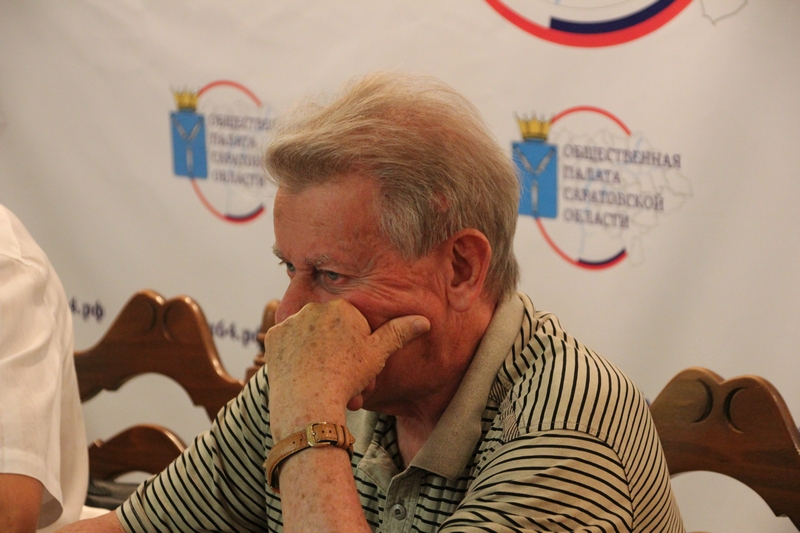 Полиция хочет получить право штрафовать за «справление нужды» и приставание