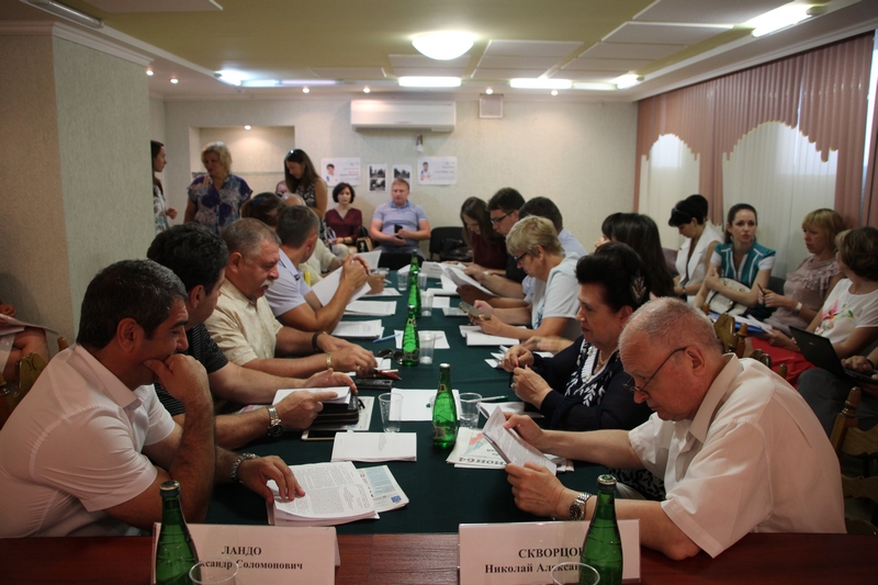 Полиция хочет получить право штрафовать за «справление нужды» и приставание